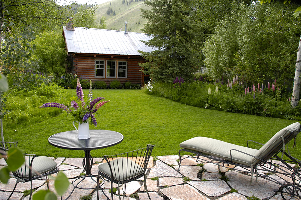 Ketchum Log Cabin Back Yard